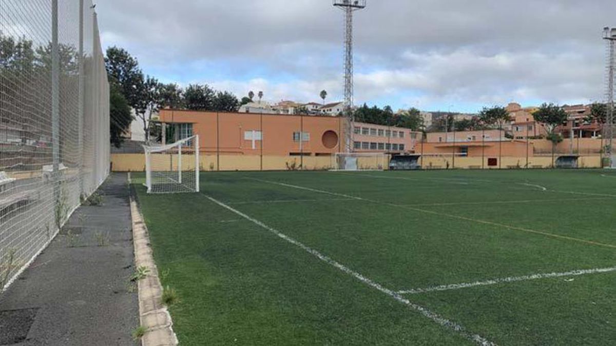Las Palmas de Gran Canaria cambia un segundo campo de fútbol a césped orgánico