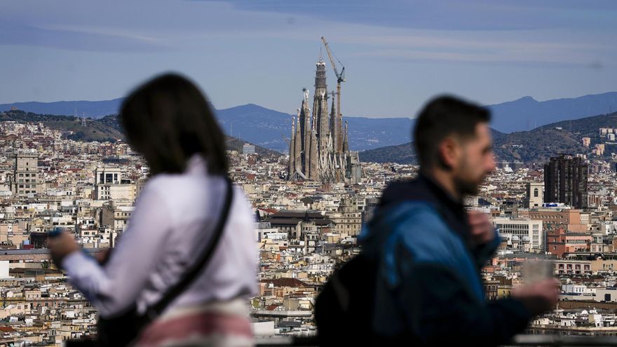 La Sagrada Família, el templo que deslumbra al mundo pero divide desde siempre a los barceloneses