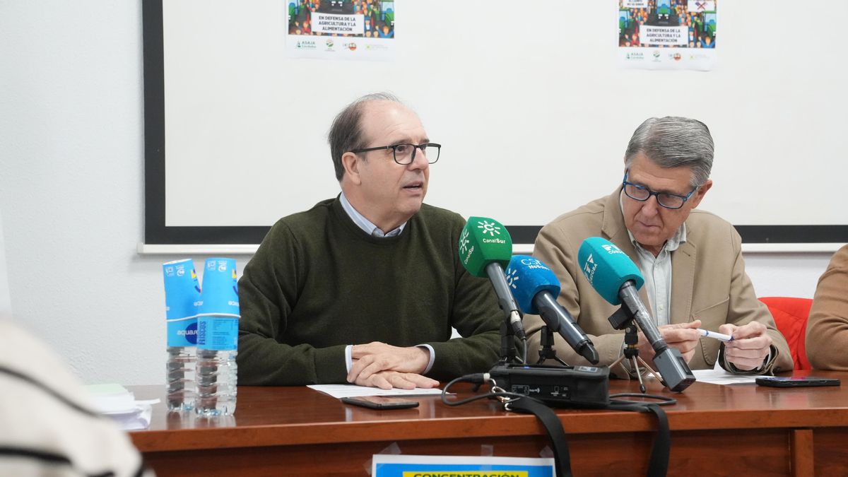 Representantes de Asaja, Cooperativas Agro-Alimentarias, y UPA Córdoba informan sobre la concentración “No a Mercosur” en la sede de Cooperativas Agro-Alimentarias