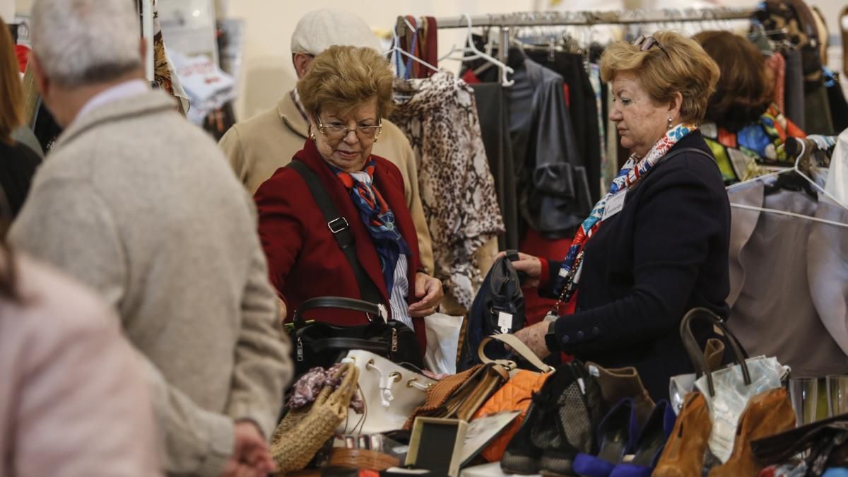 Mercadillo solidario “Ayúdanos a no olvidar” de la Asociación de Alzheimer