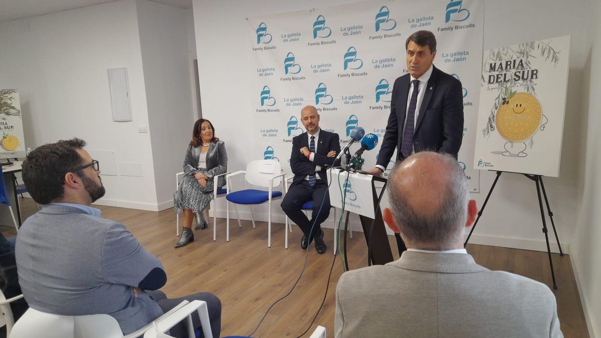 Pedro Fernández respondiendo a las preguntas