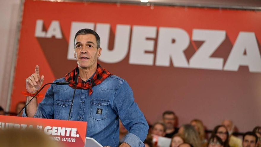 El secretario general del PSOE y presidente del Gobierno, Pedro Sánchez, interviene durante un acto de los socialistas aragoneses, en el Hotel Iberus, a 14 de octubre de 2026, en Zaragoza