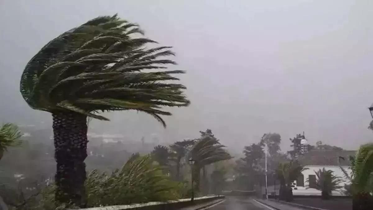 Protección Civil y Emergencias alerta por temporal de viento, oleaje y precipitaciones intensas en Canarias