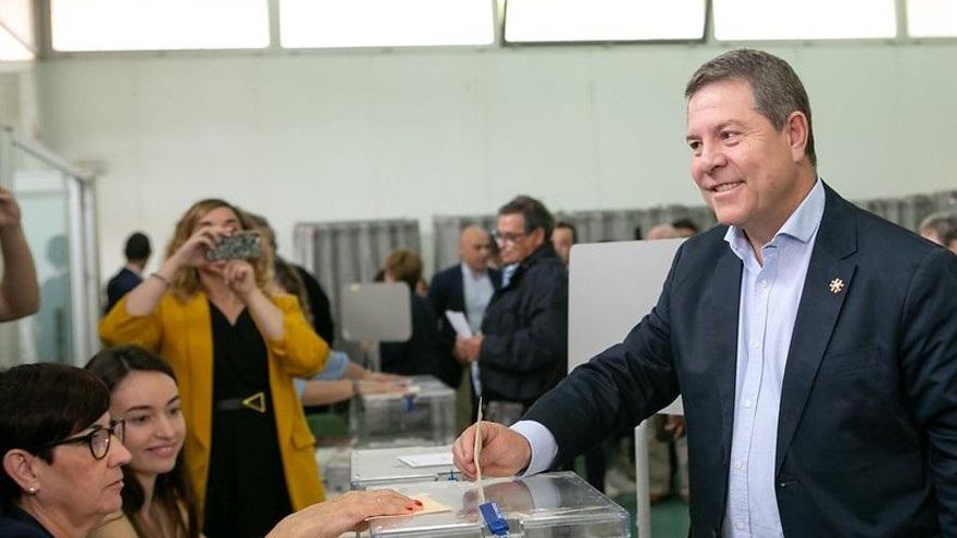 Emiliano García-Page vota.