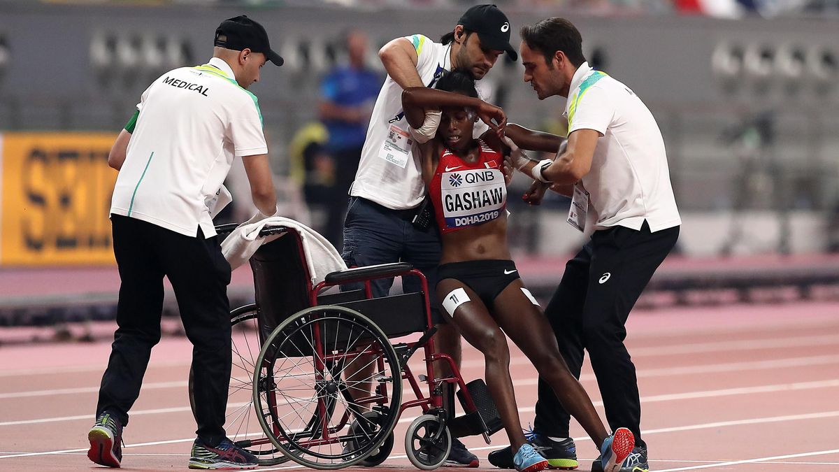 Ciclistas achicharrados o fútbol 'a la parrilla': “Los aficionados deberían hacer ya lobby para mitigar el cambio climático”