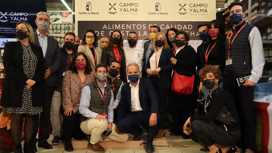 Foto de familia tras la presentación