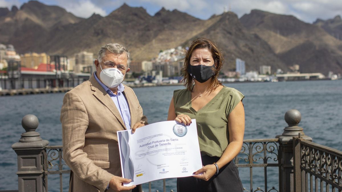 “El Puerto de Santa Cruz de Tenerife es una de las principales vías de entrada de turistas y visitantes de la nuestra ciudad y este distintivo favorece y da mayor confianza de destino seguro a Santa Cruz”, dijo Alonso.
