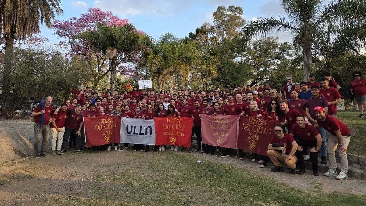 Las Fuerzas del Cielo movilizaron al acto de Milei en Córdoba.