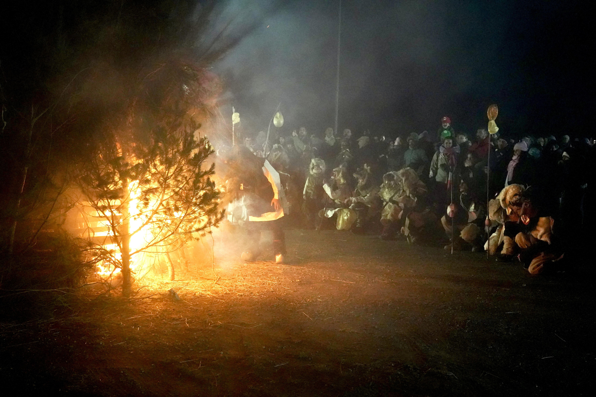 La Mojiganga saca a las calles de Riaño su tradicional antruido. Campillo. Agencia ICAL