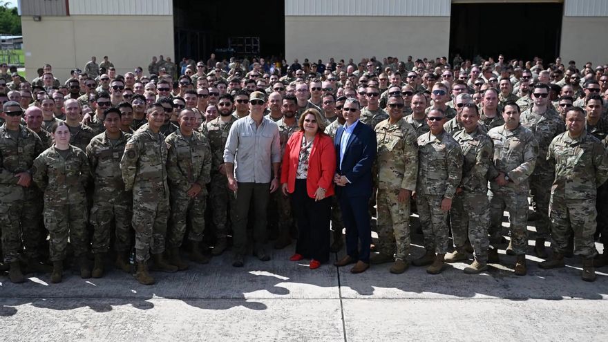 Secretario de Guerra de EEUU visita Puerto Rico en medio de polémicas maniobras militares