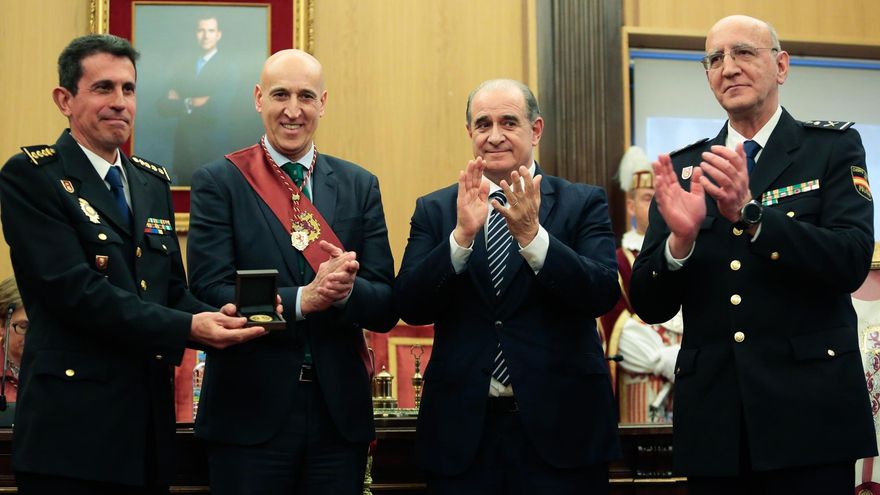 Entrega de la Medalla Oro de la Ciudad de León al Cuerpo Nacional de Policía.