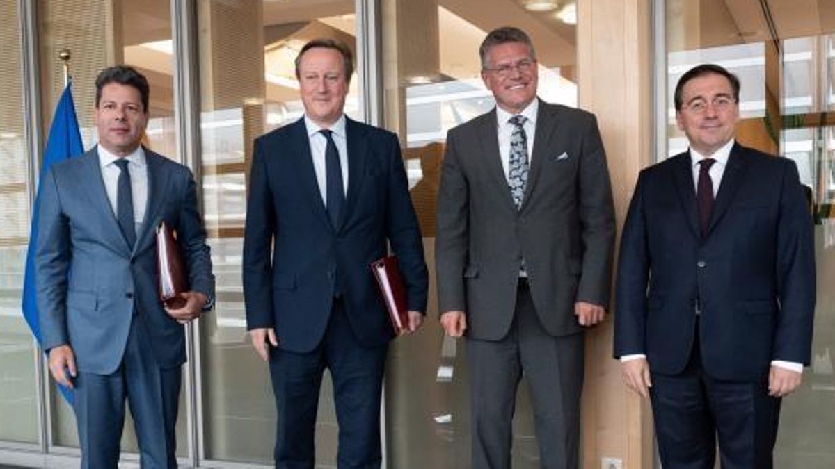 El ministro principal de Gibraltar, Fabian Picardo; el ministro de Exteriores de Reino Unido, David Cameron; el vicepresidente de la Comisión Europea Maros Sefcovic, y el ministro de Asuntos Exteriores, Unión Europea y Cooperación, José Manuel Albares
