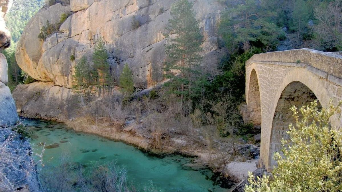 El paraje invita a la tranquilidad, donde solo se escucha el murmullo del agua y el canto de los pájaros en plena naturaleza
