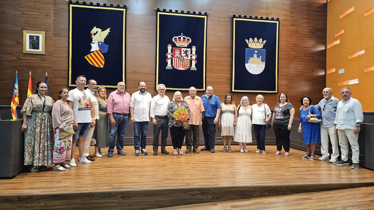 Acomiadament de la fins ara alcaldessa d'Orpesa, Araceli de Moya, al saló de plens.