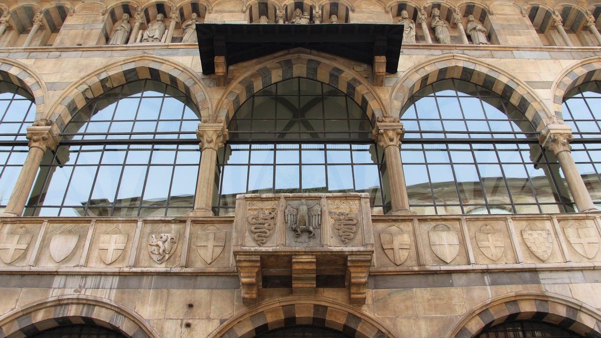 Arcos fóticos en la Logia de la familia Osii.