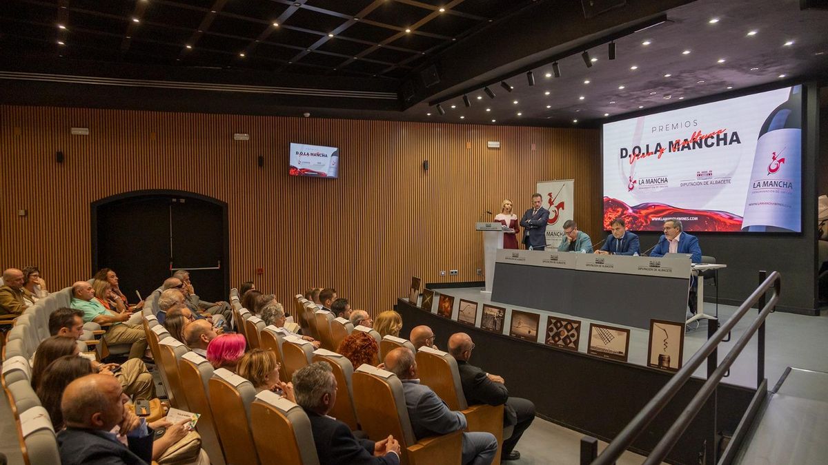 La gala se celebró en el salón de actos de la Diputación provincial de Albacete. DO LA MANCHA