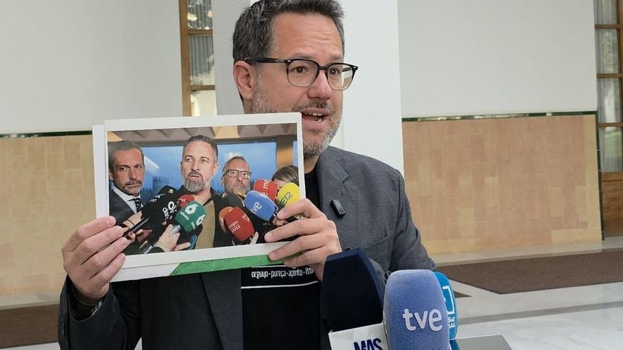 El portavoz y candidato de Adelante Andalucía a la presidencia de la Junta, José Ignacio García, en una atención a los medios de comunicación.