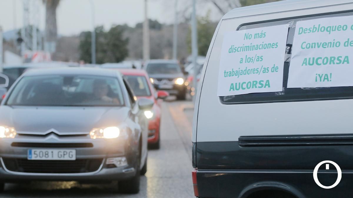 Caravana de coches de trabajadores de AUCORSA