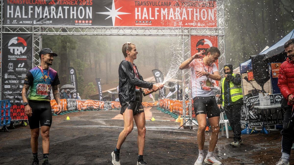 Meta de  la Media Maratón  de la Transvulcania Adidas Terrex  2025.