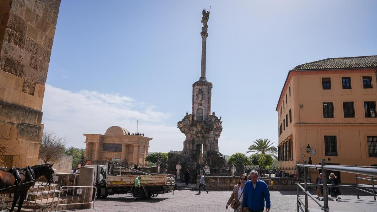 El Cabildo inicia las obras de restauración del Triunfo de la Puerta del Puente