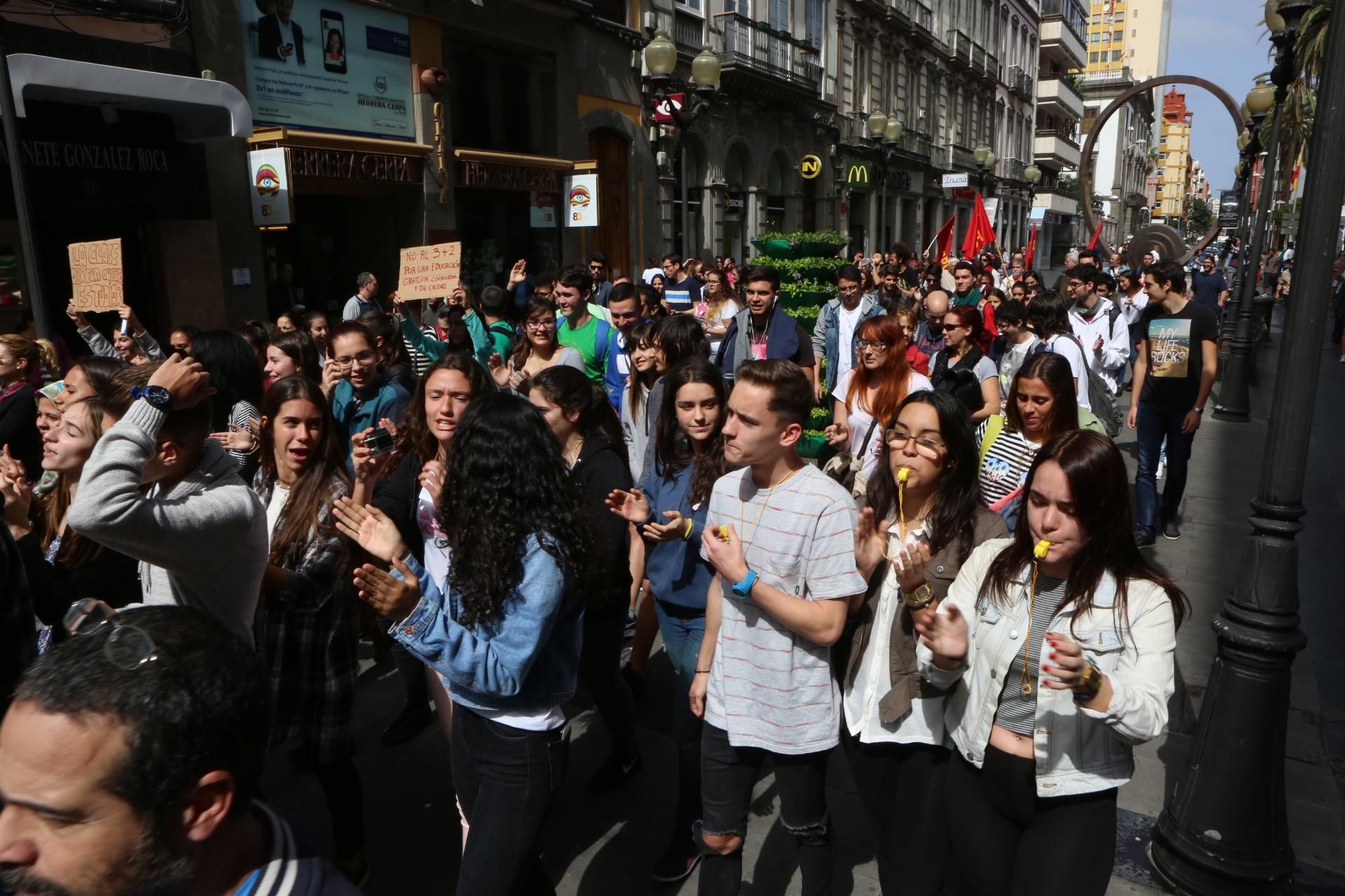 Manifestación de estudiantes en Las Palmas de Gran Canaria. (ALEJANDRO RAMOS)