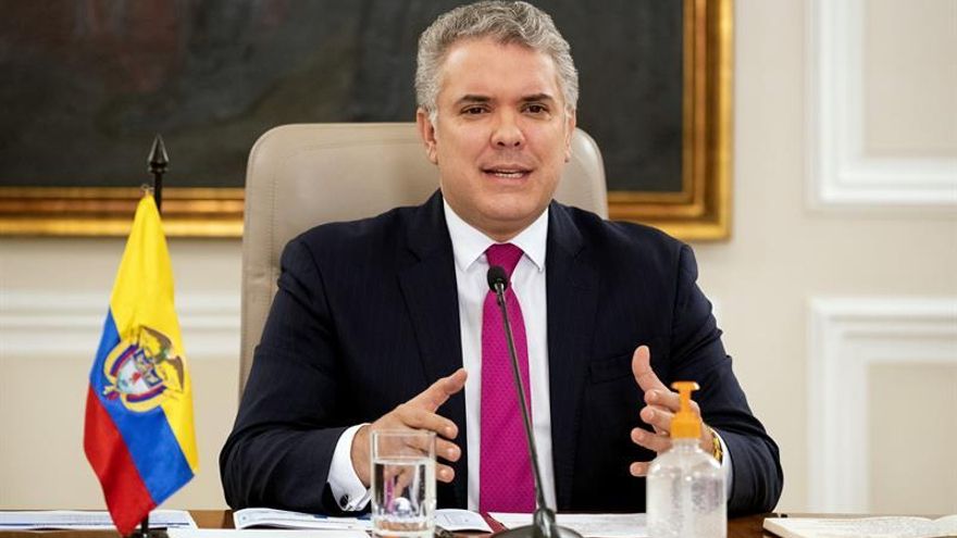 Fotografía cedida por la presidencia de Colombia del mandatario Iván Duque quien agradeció este martes en Bogotá (Colombia), la ayuda aprobada por la comunidad internacional para los países que reciben a la mayor parte de los migrantes venezolanos.
