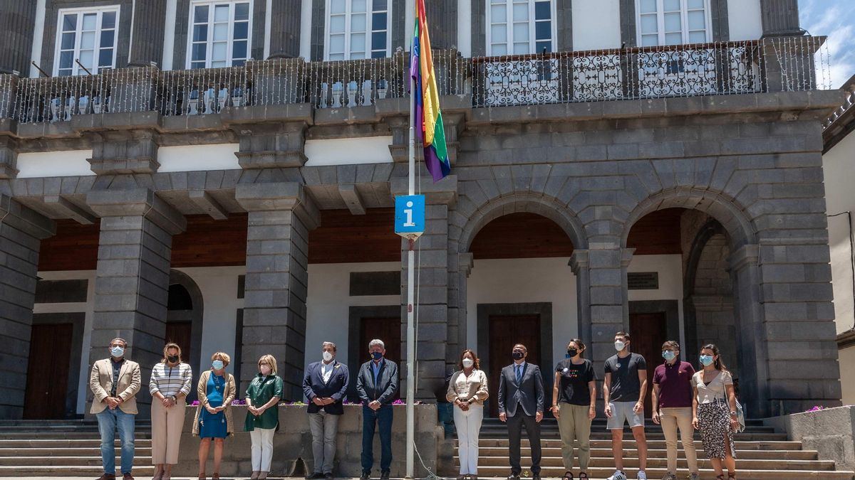 Bandera LGTBI+ en las Casas Consistoriales de Las Palmas de Gran Canaria