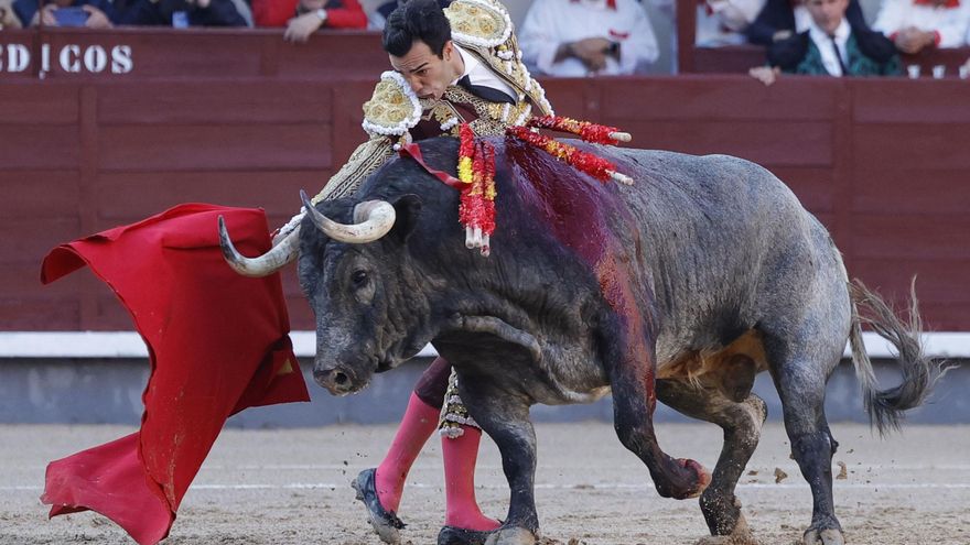 Aragón TV vuelve a saturar los fines de semana y a recortar informativos con los toros de la feria madrileña de San Isidro
