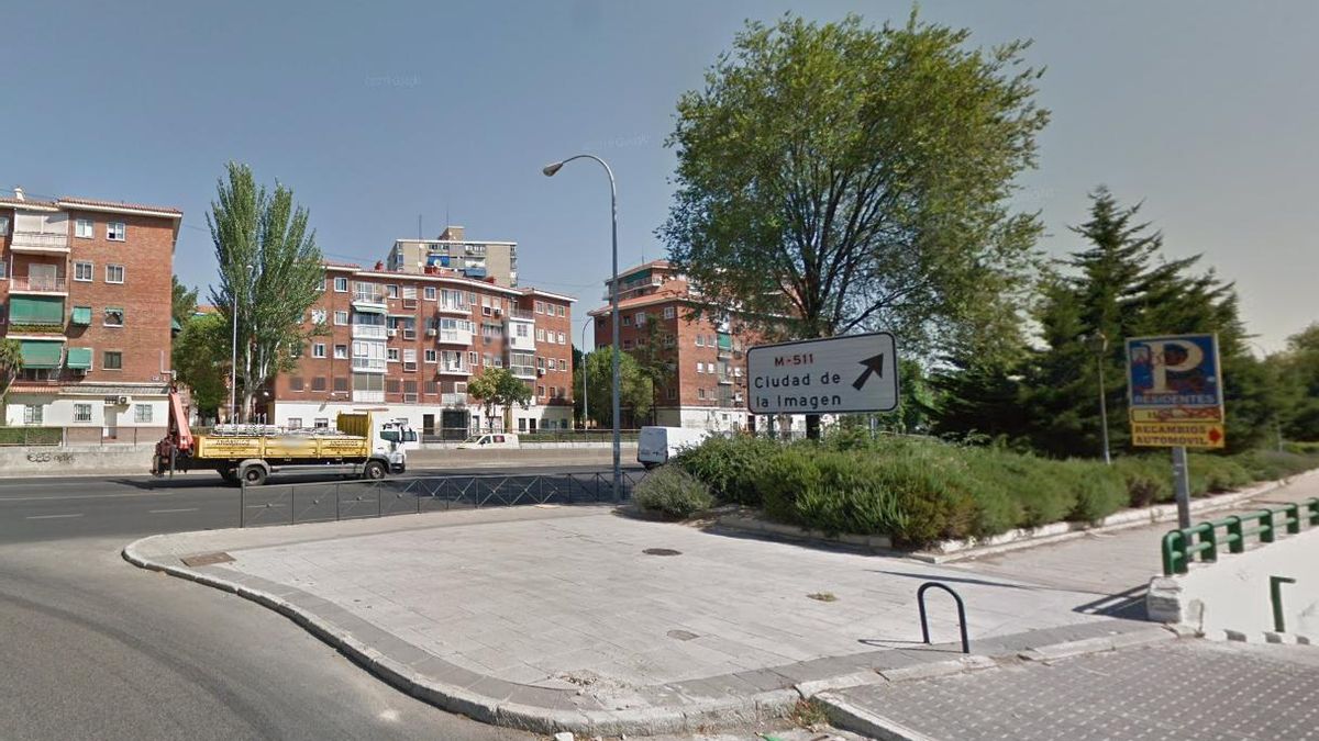 Sin agua corriente en Aluche una semana después del apagón en Batán: las obras para soterrar la A-5 agujerean una tubería