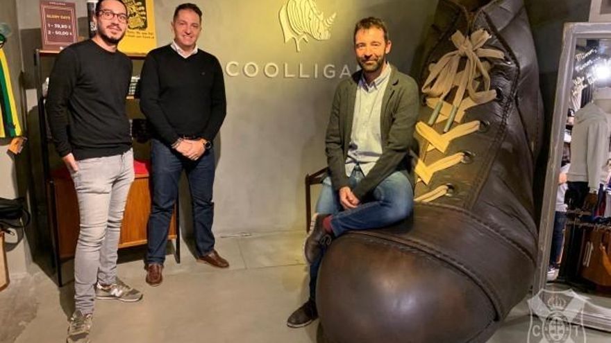 El Tenerife lanza una camiseta retro por su centenario