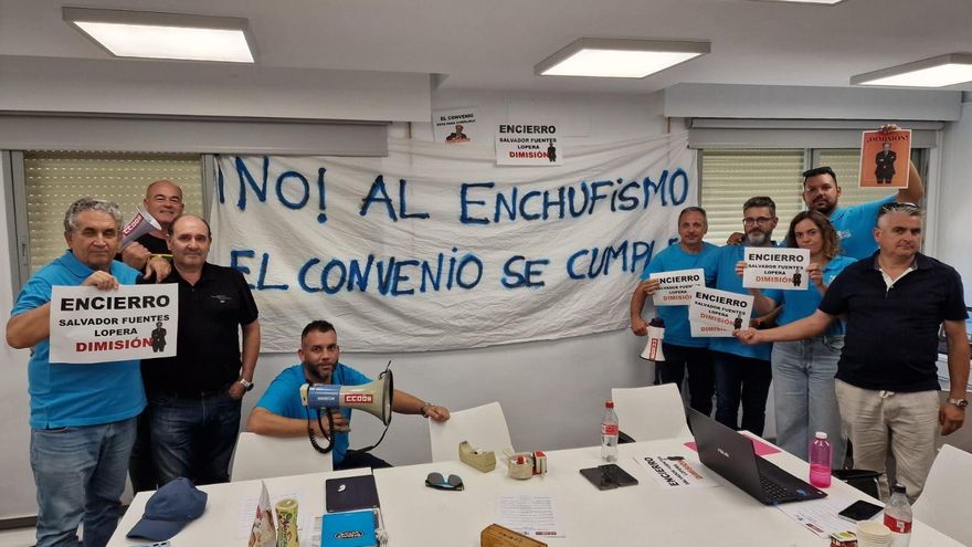 Encierro de CCOO en Emproacsa para protestar por "la actitud antisindical" del presidente de la empresa pública