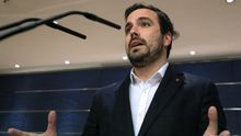Alberto Garzón, de IU, durante una rueda de prensa en el Congreso.