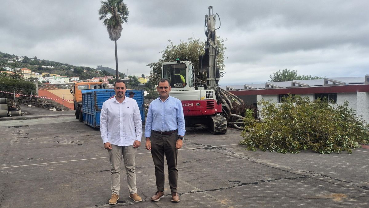 Villa de Mazo inicia el techado de la cancha de fútbol-7 del CEIP Princesa Arecida.