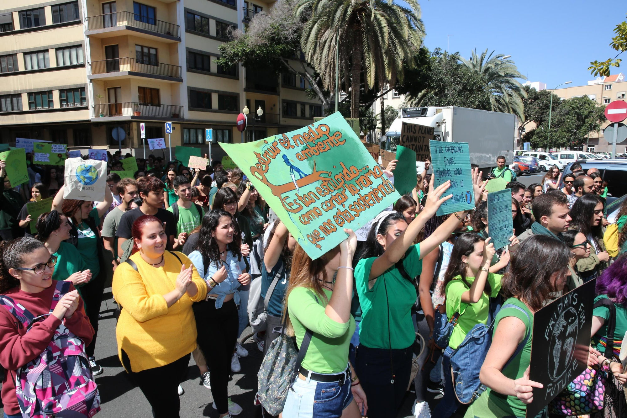 Manifestación por el clima este viernes en Las Palmas de Gran Canaria.