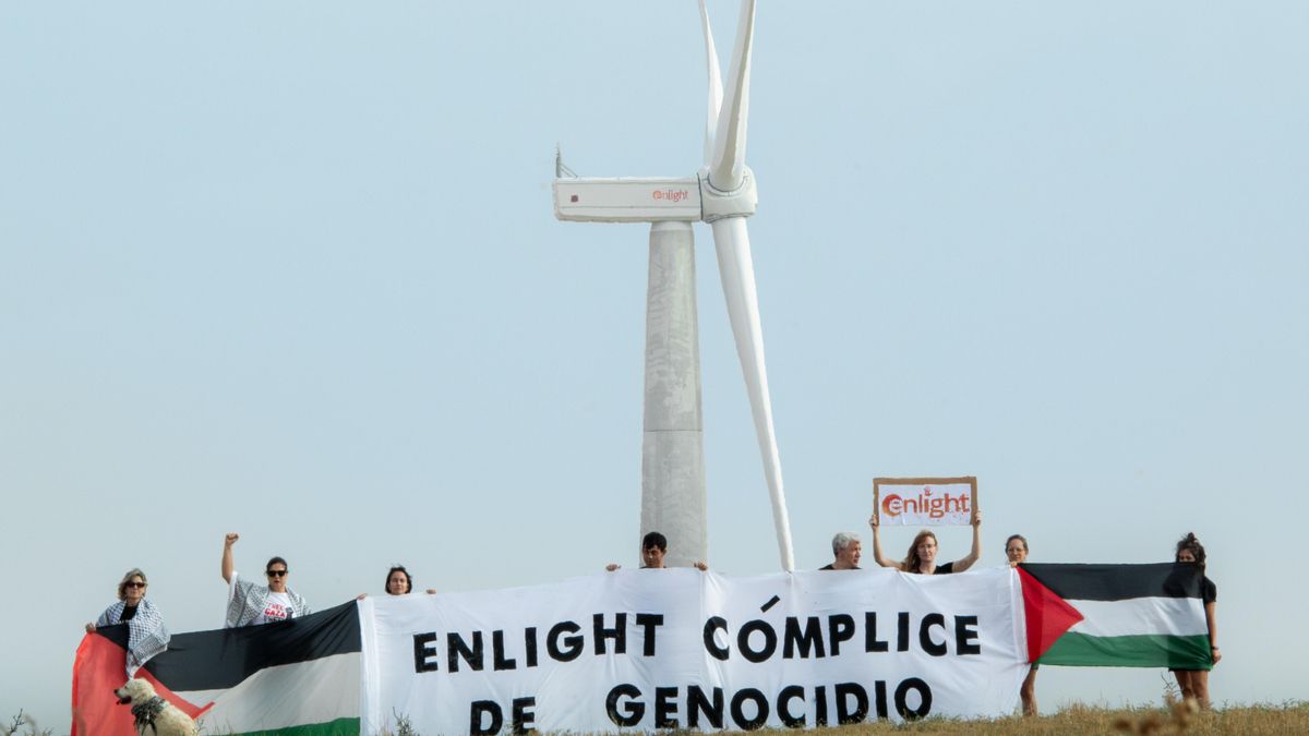 Protesta en Cuenca contra una planta eólica que pertenece a una empresa israelí