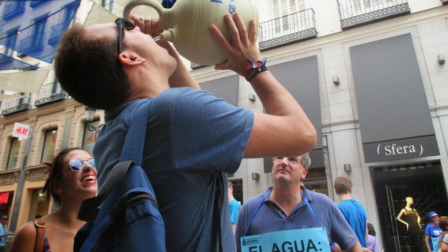 La Plataforma en Defensa del Agua llega hasta la Puerta del Sol y la sede nacional del PP