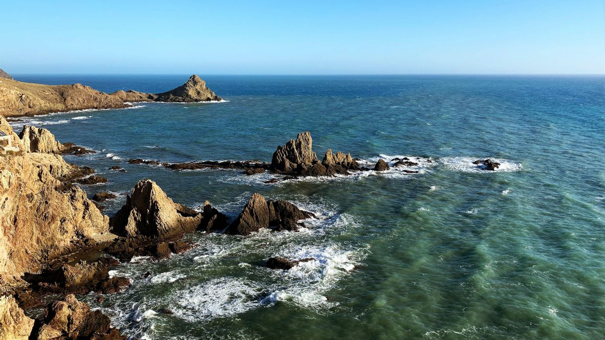 Playas de roca, miradores y salinas: los seis destinos imprescindibles en Cabo de Gata