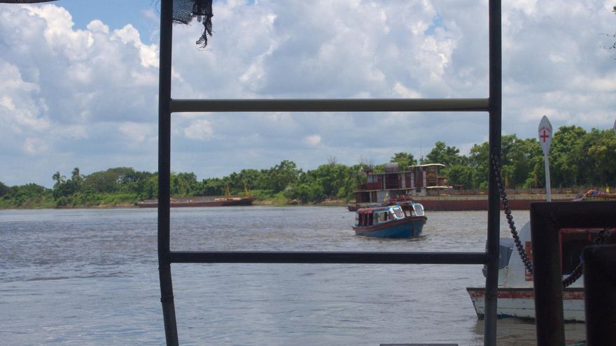 Barcas en el Río Magdalena.