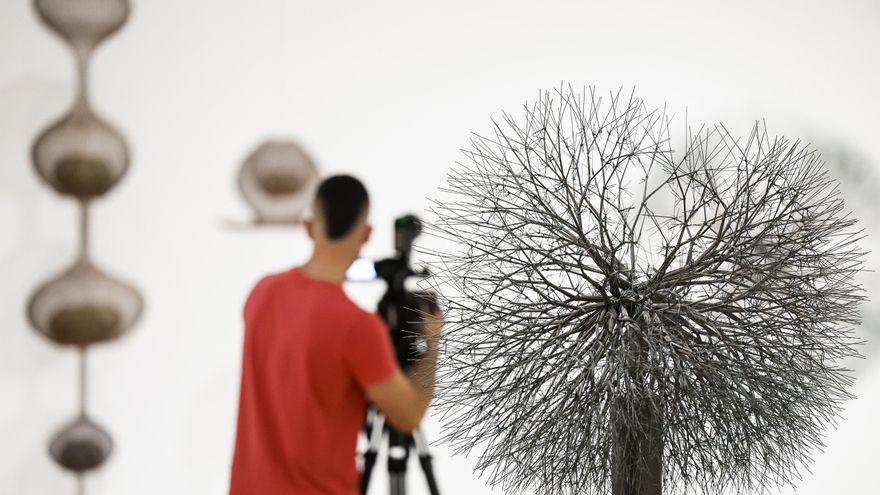 Ruth Asawa, la artista recluida en la II Guerra Mundial en EEUU por su origen japonés, llega al Guggenheim de Bilbao
