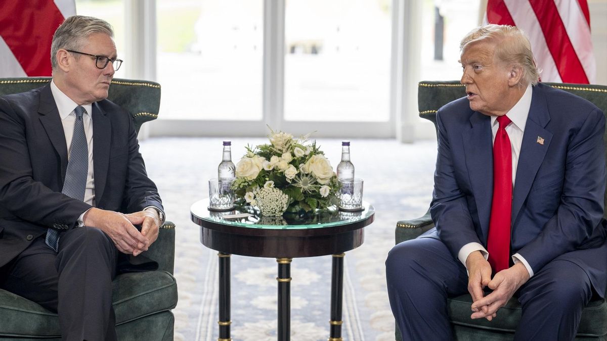 El primer ministro Keir Starmer y el presidente Donald Trump, en el club de golf de Trump en Turnberry, Escocia, el 28 de julio de 2025.