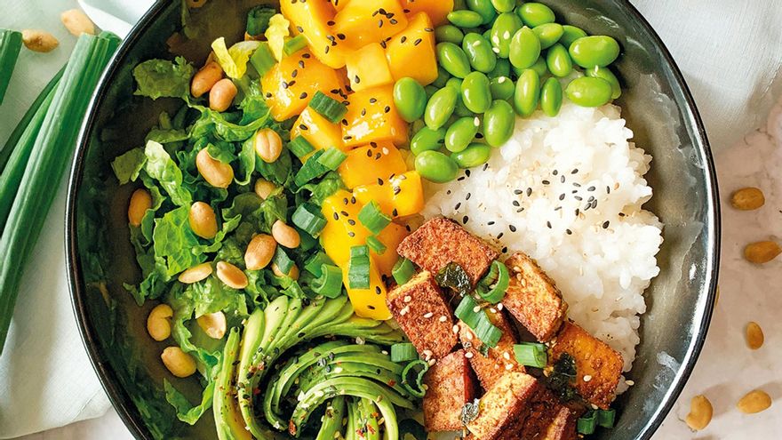 El mango y el aguacate combinan a la perfección en ensaladas