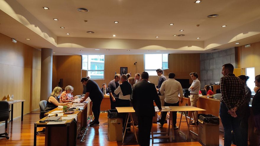 El PSOE mantiene sus 19 diputados en Asturias: el voto exterior acaba con la ilusión del PP de hacerse con el Principado