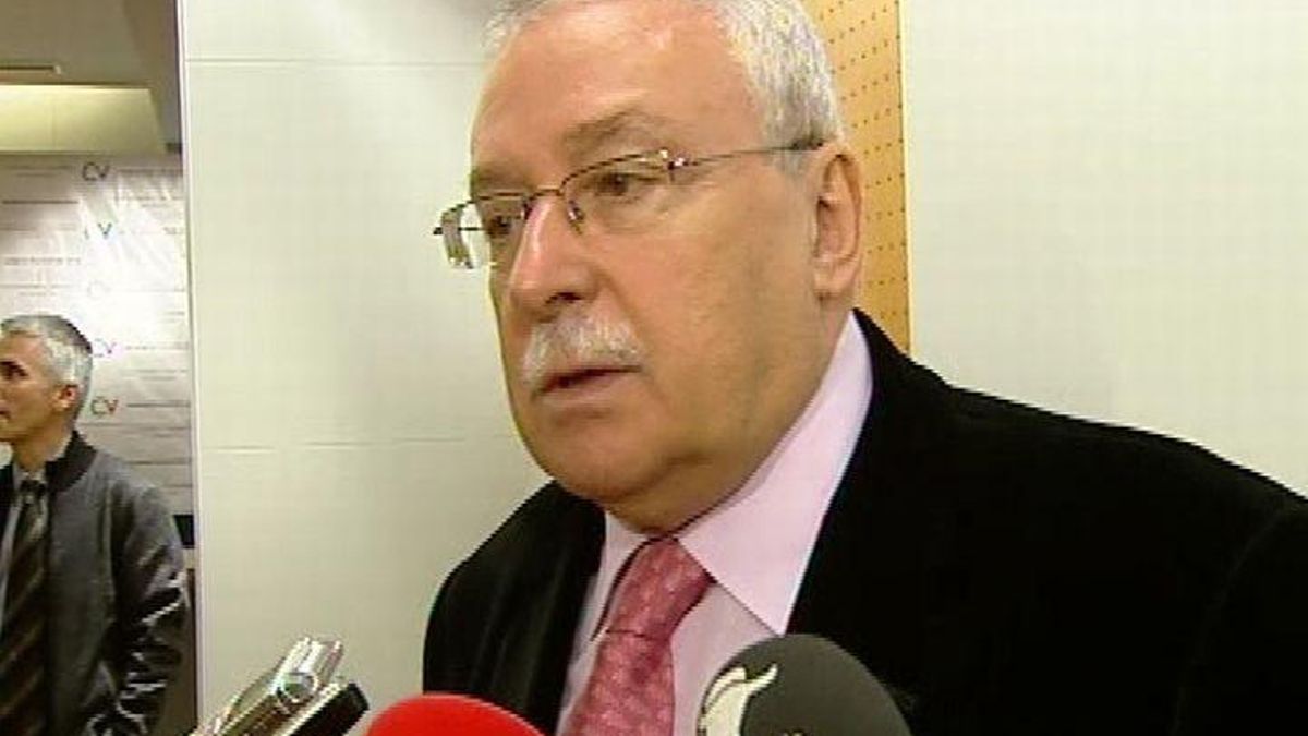 Leguina pide que se "investigue" el currículum de Nino Torre y éste le recomienda que hable "con conocimiento"