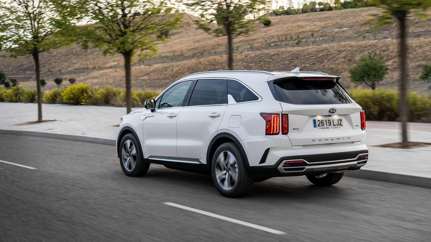 Motorizaciones híbrida, híbrida enchufable y diésel