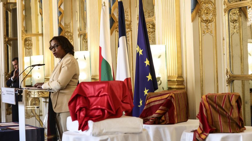 Francia devuelve a Madagascar tres cráneos procedentes de una masacre de la época colonial