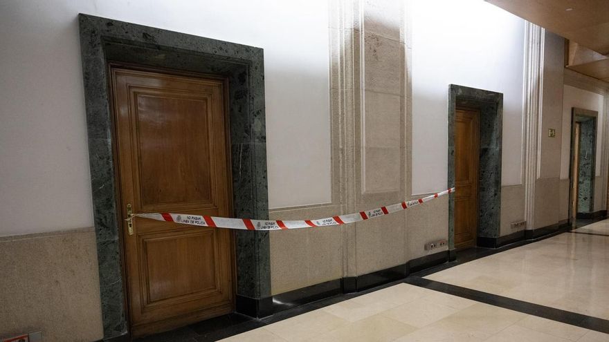 La Policía ha decidido precintar varias dependencias del Congreso, incluyendo una de las cafeterías, al detectarse gas pimienta supuestamente de un 'spray' vaciado en un baño