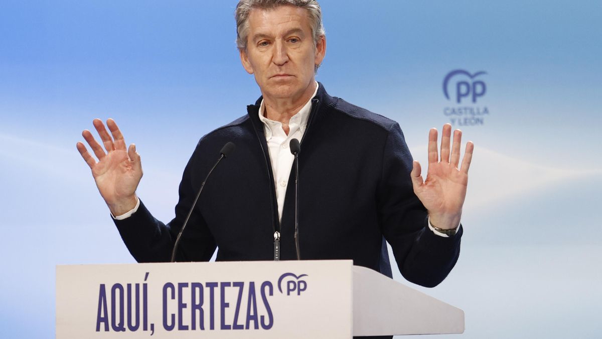 Feijóo dice que el pacto en Extremadura está "muy adelantado" pero Vox acusa al PP de poner zancadillas