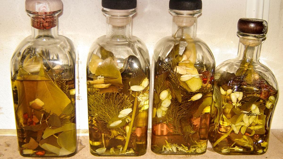 Estas son las hierbas con las que se elabora originalmente el clásico orujo de hierbas
