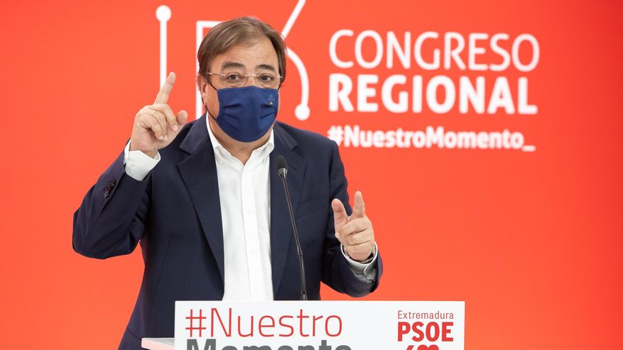 Imagen de archivo del presidente de la Junta de Extremadura, Guillermo Fernández Vara, en una rueda de prensa