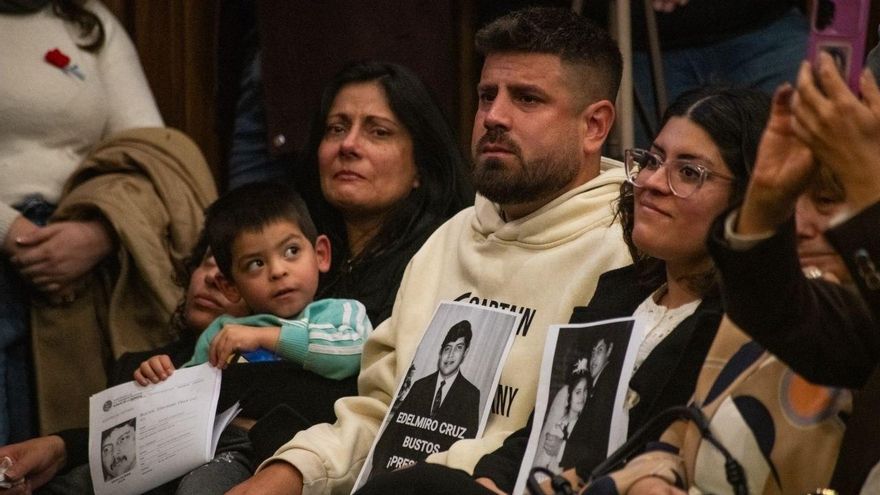 Argentina identifica a 17 desaparecidos de la dictadura: “Pasó medio siglo y este huesito me dijo: 'Hija, acá estoy'”